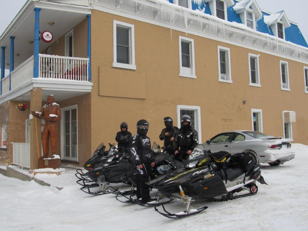 Le Voyageur Inn Mattawa Exterior foto